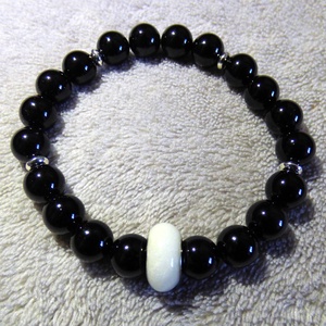 Anyatejes ónix ásványkarkötő - ékszer - karkötő - ásványkarkötő - Meska.hu