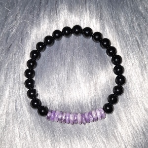 Nyugtató lila jáde és ónix ásványkarkötő, Ékszer, Karkötő, Ásványkarkötő, Ékszerkészítés, Gyöngyfűzés, gyöngyhímzés, MESKA