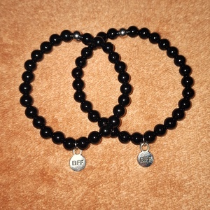 Ónix barátság karkötők BFF (Best Friends Forever - Örök Legjobb Barátok) medállal, Ékszer, Karkötő, Ásványkarkötő, Ékszerkészítés, Gyöngyfűzés, gyöngyhímzés, MESKA