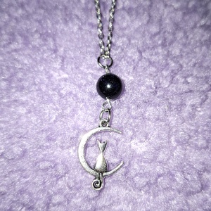 Macska a Holdon kék homokkő ásvány nyaklánc - ékszer - nyaklánc - medálos nyaklánc - Meska.hu