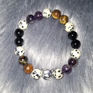 Familiáris Macska charmos ásványkarkötő dalmata jáspis, ametiszt, ónix és tigrisszem gyöngyökkel - Meska.hu