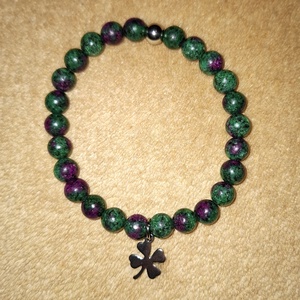 Szerencsehozó lóhere medálos rubin-zoizit ásványkarkötő - Meska.hu