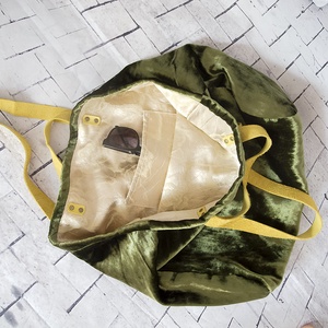 Egzotikus mohazöld táska a mindennapokra, Többfundkciós táska indiai bársonyból- - táska & tok - kézitáska & válltáska - nagy pakolós táska - Meska.hu