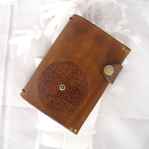 Olasz marhabőr mandalás notebook, A6 mandala napló, Bőr utazási napló, A6 marhabőr ötletnapló, Jegyzetfüzet, Notebook, Otthon & Életmód, Papír, írószer, Jegyzetfüzet & Napló, Bőrművesség, MESKA