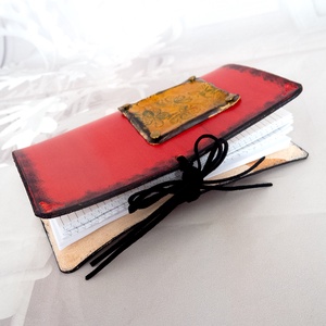 Olasz marhabőr fekete-piros utazási napló, A6 méretű bőr napló virágmintás betéttel, Újratölthető notebook  - otthon & életmód - papír, írószer - jegyzetfüzet & napló - Meska.hu