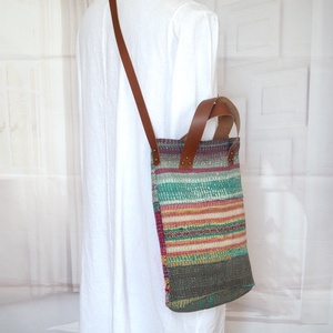 Indiai kantha keresztpántos táska, Kanhta oldaltáska, Indiai kantha válltáska - táska & tok - kézitáska & válltáska - vállon átvethető táska - Meska.hu