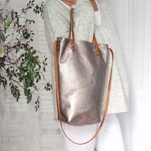Borjúbőr halvány rose gold színű keresztpántos vagy kézitáska - táska & tok - kézitáska & válltáska - vállon átvethető táska - Meska.hu