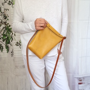 Minimalista marhabőr crossbody táska - táska & tok - kézitáska & válltáska - vállon átvethető táska - Meska.hu