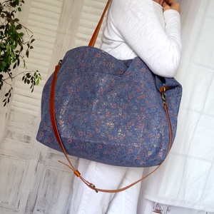 Túlméretezett nubuk válltáska szemüvegtokkal - Meska.hu