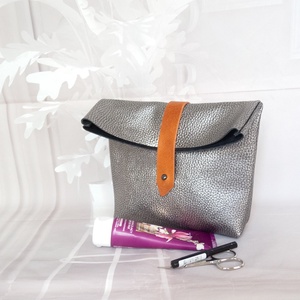 Marhabőr sminktáska, Ezüst színű olasz neszeszer, piperetáska, kozmetikai táska - táska & tok - neszesszer - Meska.hu