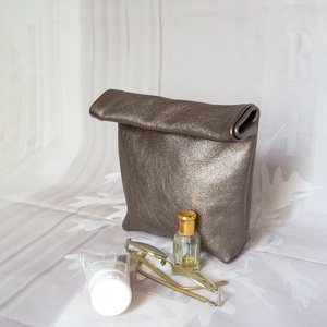 Marhabőr sminktáska,  Bronz színű olasz marhabőr neszeszer, piperetáska - szépségápolás - arcápolás - smink kellék - Meska.hu