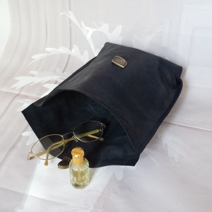 Éjkék olasz marhabőr kozmetikai táska, Bőr Sminktáska, Piperetáska vagy aminek akarod - táska & tok - neszesszer - Meska.hu