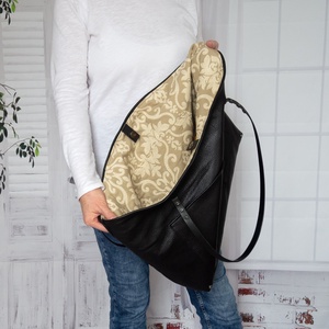 Nagy méretű fekete marhabőr válltáska - táska & tok - kézitáska & válltáska - nagy pakolós táska - Meska.hu