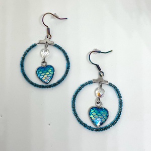 Mermaid Heart - Karika fülbevaló medállal - ékszer - fülbevaló - lógós kerek fülbevaló - Meska.hu