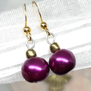 Festive Pearls - Karácsonyi gömb teklagyöngy fülbevaló - ékszer - fülbevaló - lógó fülbevaló - Meska.hu