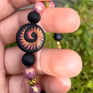 Sunset Ammonites - Üveggyöngy karkötő - ékszer - karkötő - gyöngyös karkötő - Meska.hu