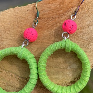 Neon Chic - Lógós fülbevaló - ékszer - fülbevaló - lógó fülbevaló - Meska.hu