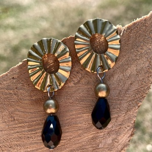 Black and Gold - Elegáns lógó fülbevaló - ékszer - fülbevaló - lógó csepp fülbevaló - Meska.hu