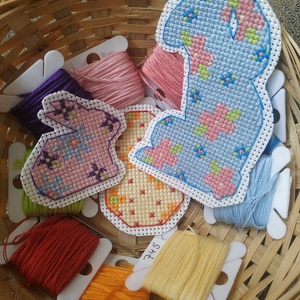 Hímzett nyuszik - diy (csináld magad) - szabásminta, útmutató - hímzés minta - Meska.hu