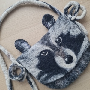 Mosómedve nemez táska - művészet - textilkép - nemezelt - Meska.hu