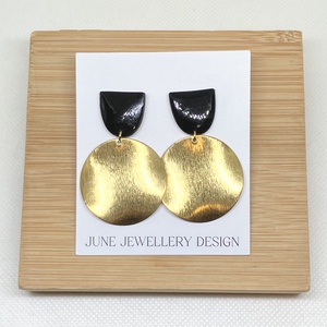 Mirabella fekete fehér fülbevaló - ékszer - fülbevaló - lógó fülbevaló - Meska.hu