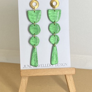 Lana zöld fényes fülbevalók, Ékszer, Fülbevaló, Lógó fülbevaló, Gyurma, Ékszerkészítés, MESKA