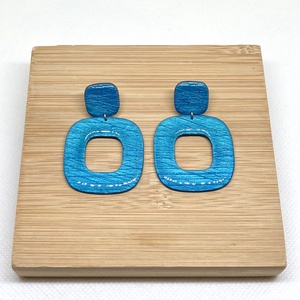 Sarah fényes kék fülbevaló, Ékszer, Fülbevaló, Lógó fülbevaló, Gyurma, Ékszerkészítés, MESKA