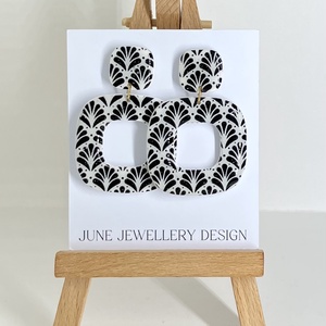 Sarah fekete-fehér fülbevaló - ékszer - fülbevaló - lógó fülbevaló - Meska.hu