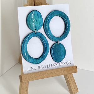 Nina aszimmetrikus fülbevaló kék, Ékszer, Fülbevaló, Lógó fülbevaló, Gyurma, Ékszerkészítés, MESKA