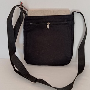 Kézzel festett Margaréta mintás tarisznya - táska & tok - kézitáska & válltáska - vállon átvethető táska - Meska.hu