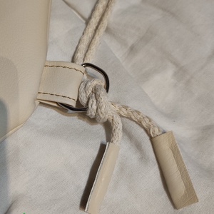 Gymbag / indás leveles / törtfehér hátizsák / tornazsák / M méret - táska & tok - hátizsák - hátizsák - Meska.hu