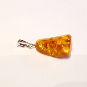 Borostyán medál. - ékszer - nyaklánc - medál - Meska.hu