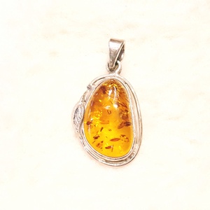 Borostyán medál  ezüst foglalatban., Ékszer, Nyaklánc, Medál, Ékszerkészítés, MESKA