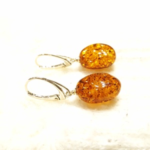 Borostyán  fülbevaló ezüst szereléssel.  - ékszer - fülbevaló - lógó csepp fülbevaló - Meska.hu