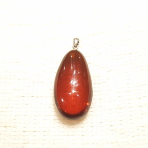 Borostyán medál  ezüst akasztóval. - ékszer - nyaklánc - medál - Meska.hu