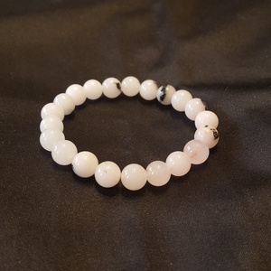 Pompás opál bogyós karkötő gumis(8 mm) - ékszer - karkötő - bogyós karkötő - Meska.hu