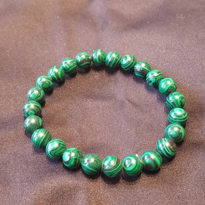 Pompás malachit bogyós karkötő gumis(8 mm) - ékszer - karkötő - bogyós karkötő - Meska.hu