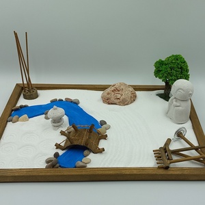 Japán kert (közepes)- patakkal, híddal, fával, füstölővel, kőlámpással és kis szerzetessel - Meska.hu