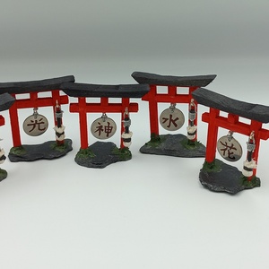 Kis torii kapu gonggal - Japánkert kiegészítő - otthon & életmód - dekoráció - asztal és polc dekoráció - japánkert - Meska.hu
