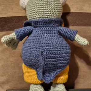 Horgolt béka kobakján léggyel - játék & sport - plüssállat & játékfigura - béka - Meska.hu