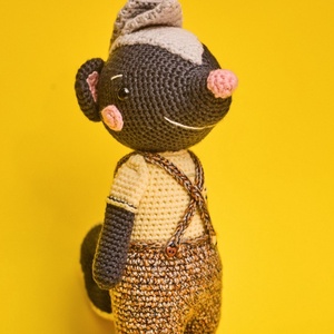 Horgolt vidám bűzös borz - játék & sport - plüssállat & játékfigura - más figura - Meska.hu