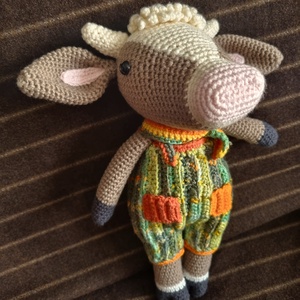 Horgolt kis tehén - játék & sport - plüssállat & játékfigura - más figura - Meska.hu