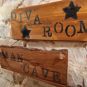 Man Cave / Diva Room / Férfi Barlang / Díva szoba fa fali tábla szett - otthon & életmód - dekoráció - fali és függő dekoráció - függődísz - Meska.hu