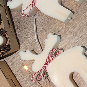 Rénszarvas gyertya  - karácsony - karácsonyi lakásdekoráció - karácsonyi illatgyertya, mécses - Meska.hu