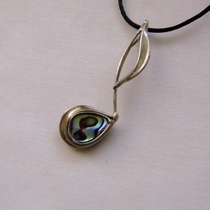 Pávakagyló hangjegy medál - ékszer - nyaklánc - medálos nyaklánc - Meska.hu