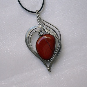 Vörös jáspis medál - ékszer - nyaklánc - medálos nyaklánc - Meska.hu