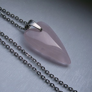 Rózsakvarc szív medálos nyaklánc - ékszer - nyaklánc - medálos nyaklánc - Meska.hu