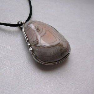 Rózsaszín achát medál, Ékszer, Nyaklánc, Medálos nyaklánc, Ékszerkészítés, Fémmegmunkálás, MESKA