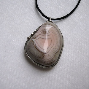 Rózsaszín achát medál - ékszer - nyaklánc - medálos nyaklánc - Meska.hu