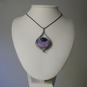 Lepidolit medál - ékszer - nyaklánc - medálos nyaklánc - Meska.hu